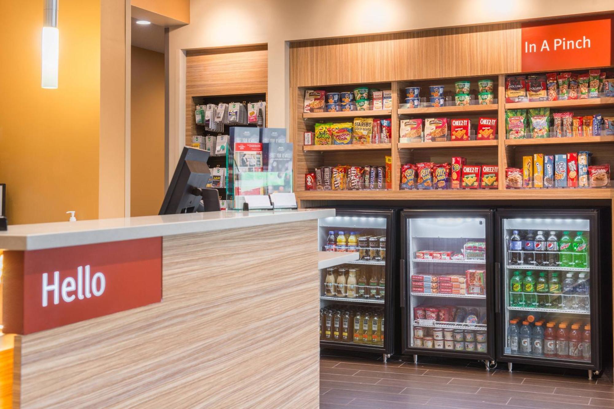 新哈特福德万豪唐普雷斯套房酒店 New Hartford 外观 照片