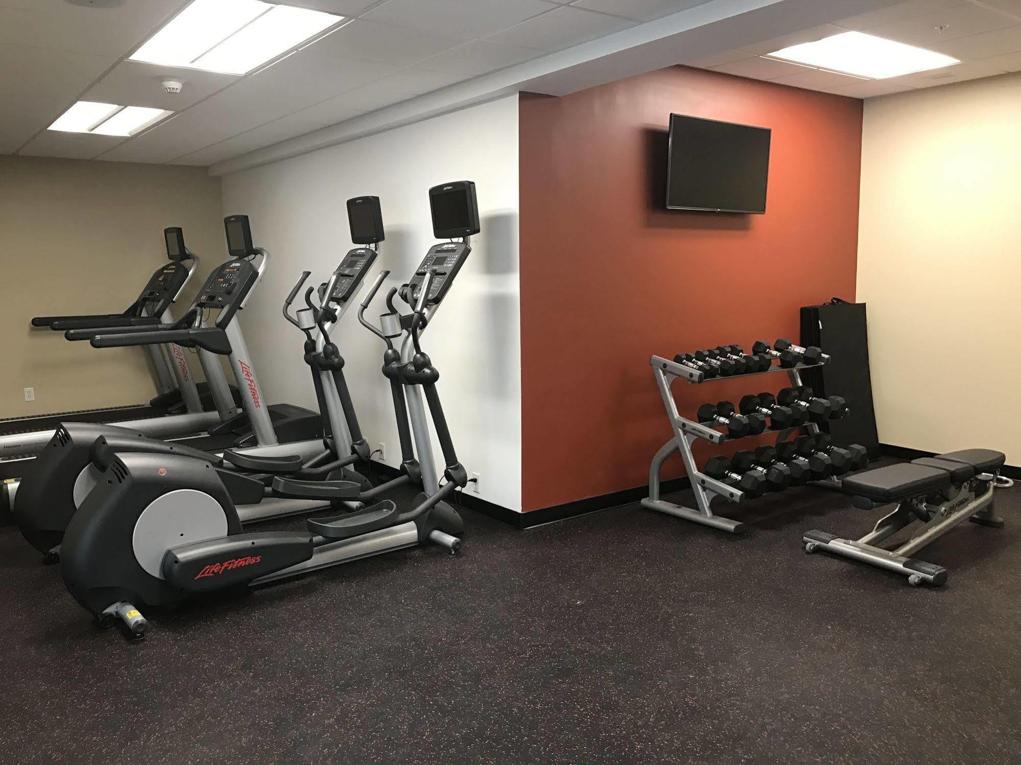 新哈特福德万豪唐普雷斯套房酒店 New Hartford 外观 照片